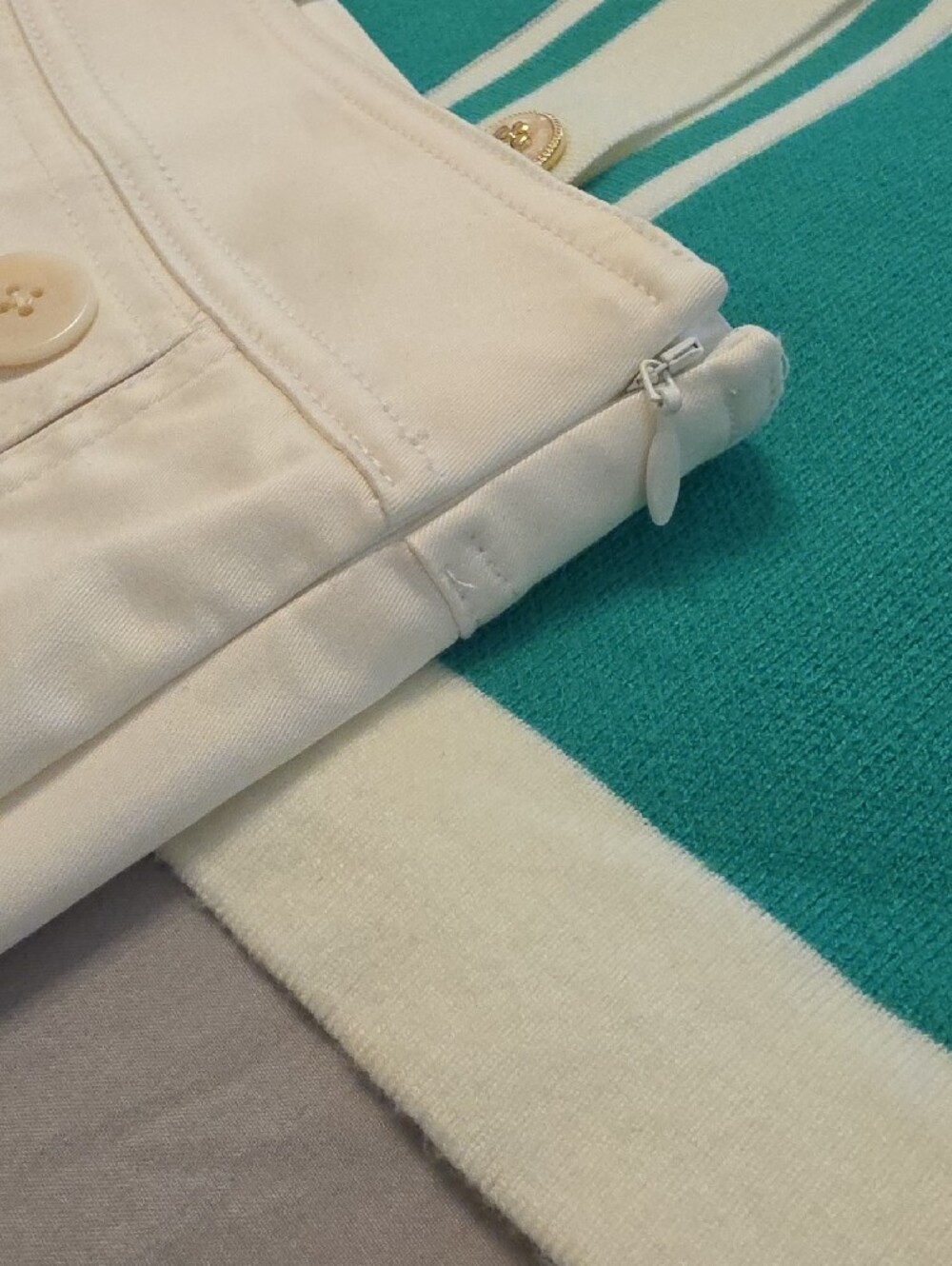 Brooks Brothers White Button-Front Bermuda Shorts - Picture 4 of 14